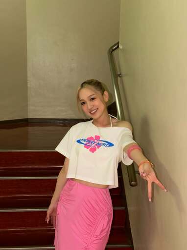 西野カナさん着用 リボンディテールカーゴパンツ すっぴん可愛すぎん？」西野カナ 福岡を満喫するナチュラル自撮り披露