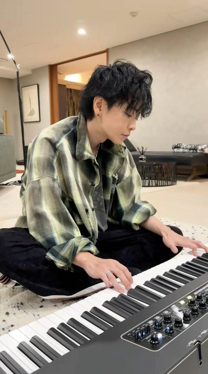 想像の20倍広い」佐藤健 自宅を初公開！広すぎる玄関やおしゃれな