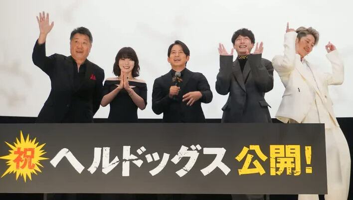 岡田准一＆坂口健太郎 公開初日は「一緒にご飯を食べました