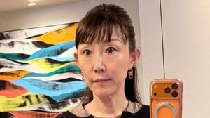 「とっても凜々しい♡」クワバタオハラ・小原正子 長男&次男の卒園写真を披露！濃紺ガウン×角帽の堂々とした立ち姿に「かわいすぎます」などと反響