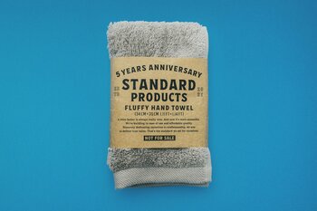 5周年限定デザインの「フラッフィーハンドタオル」プレゼント　Standard Products全店で9月25日開始