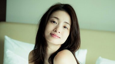 先行カット解禁】3児の母・上戸彩(39) 15年ぶりの写真集発売！はじける