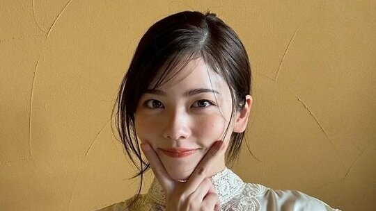 「アイデアが天才的」小芝風花 編み物でセンス抜群な手作り巾着披露！“まっくろくろすけ”仕様のかわいい仕掛けが施された新作に「完成度が本当に高い」