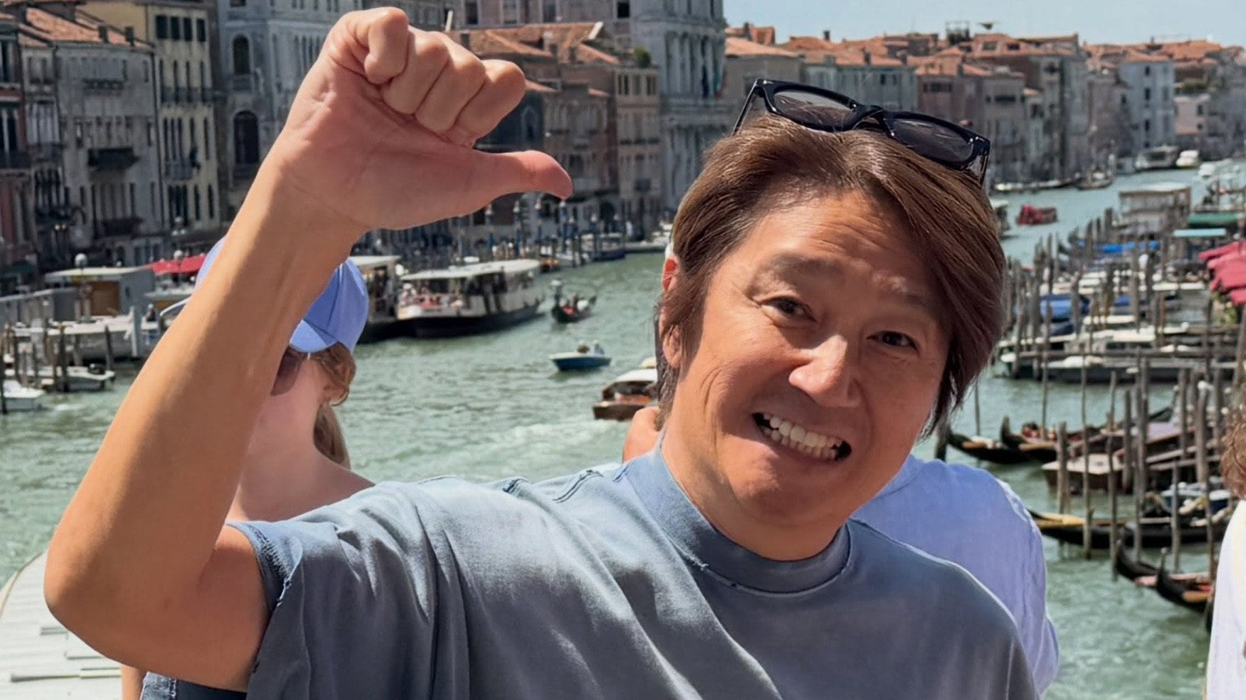 近藤真彦 人生初ヴェネツィアでの“絵になる”ショットに反響！イタリア