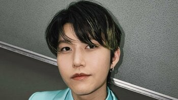 「めっちゃ新鮮」ミセス若井滉斗 “狩人”スタイルで楽器奏でる姿を公開！雄大な自然に囲まれた新曲MVオフショットに「何から何まで最高です」