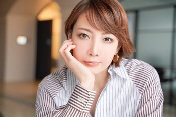 柚希礼音 元トップスターの自覚「宝塚出身の責任と誇りは、ずっと胸に抱いて生きていかねば」