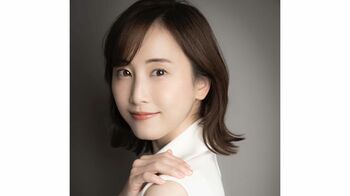 松井玲奈 自分で編んだ洋服で振り向きショットを公開   ファンからは「とうとう洋服を編んだのか」と驚き＆絶賛の声