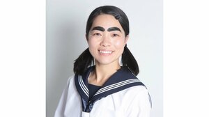 イモトアヤコ 制服脱ぎ“90年代のSPEED意識”の近未来的コーデに「新鮮」と反響！極太眉も封印したショーデビューでのクールな姿披露「超かっこいい」