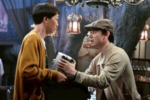 はるお（大水洋介）が手にしたギャラの前金を久部（菅田将暉）が奪う！？蓬莱（神木隆之介）の胸に募る不信感＜『もしがく』第7話完全版＞