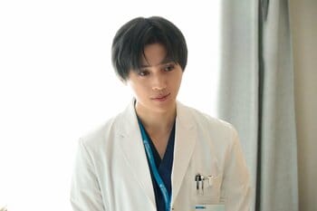 八木勇征「僕もこういう大人になりたい」母も大ファンの向井理に感激！橋本環奈は「“太陽”となって周りを照らしている」【『ヤンドク！』インタビュー】