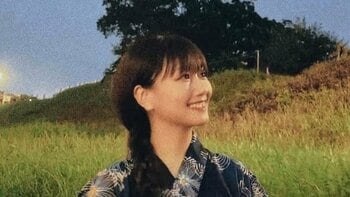 大塚 愛 上品な浴衣姿で花火大会を満喫！迫力ある打ち上げ花火を撮影する様子やほほ笑むショットに「眼福です」人気楽曲の歌詞誕生エピソードも