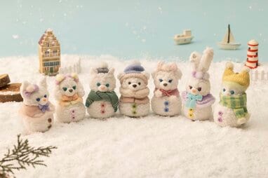 ダッフィーたちが雪だるまになって登場！ コロンとした見た目が