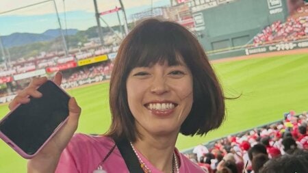 「またサングラスに…」神田愛花 念願の野球観戦ショットでサングラスに映る“人の姿”にファン注目！全力“カープコーデ”で笑顔見せる様子に「なんか嬉しい」