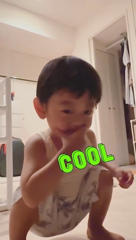 【画像9枚】「遺伝子やばい」おばたのお兄さんが惚れた2歳息子のかっこいいキメ顔を見る