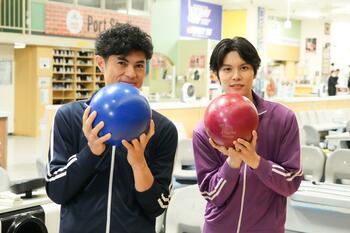 萩原利久「ここで『おっぱっぴー』を失うわけにはいかない」大好きな小島よしおのギャグを死守できるか！？ボウリングミッションに挑む