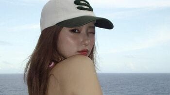 人気YouTuber・中町綾　宮古島での“スタイル神”の水着ショットを公開！SNSで「いい女すぎてやばい」と絶賛の嵐