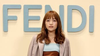 川口春奈、IVEのアン・ユジンらがFENDIコレクションに登場！世界のセレブリティと共演