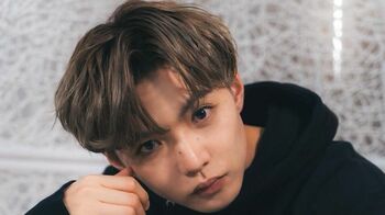 佐藤大樹　ファン待望の黒髪ヘアに復活したことを報告「黒髪の方が圧倒的好きー！」など喜びの声が続々