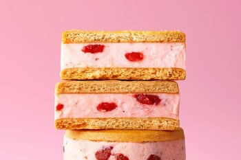 【あさぎり牛乳】冬限定〈いちご〉フレーバー新登場！人気の「リッチミルクサンド」阪神梅田本店限定「あさぎりミルクシュー」で贅沢に味わう“静岡県産いちご×ミルク”の旬の美味しさ