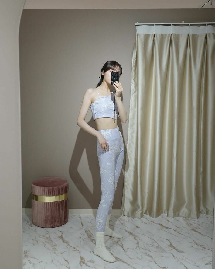 でこ✨ZIP!貴島明日香さん着用♡三松ふりふ金魚柄よろけ縞 浴衣 ZIP！』お天気キャスター貴島明日香、“抜群のスタイル”あらわ 「FLASH