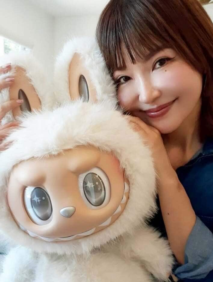 平子理沙 LAに購入したバケーションホームでの笑顔ショット公開！広々