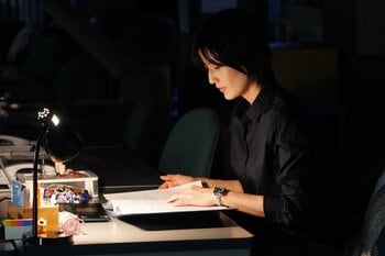 暴力団員が遺体で発見される！容疑者の女性・桜子（大後寿々花）はかつて明日香（橋本愛）と家族同然に暮らしていた！？『夫婦別姓刑事』第8話予告