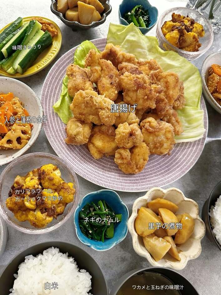 【画像8枚】「さすが柿谷家の食事」3児の母・丸高愛実の手料理がズラリと並んだ食卓ショットを見る