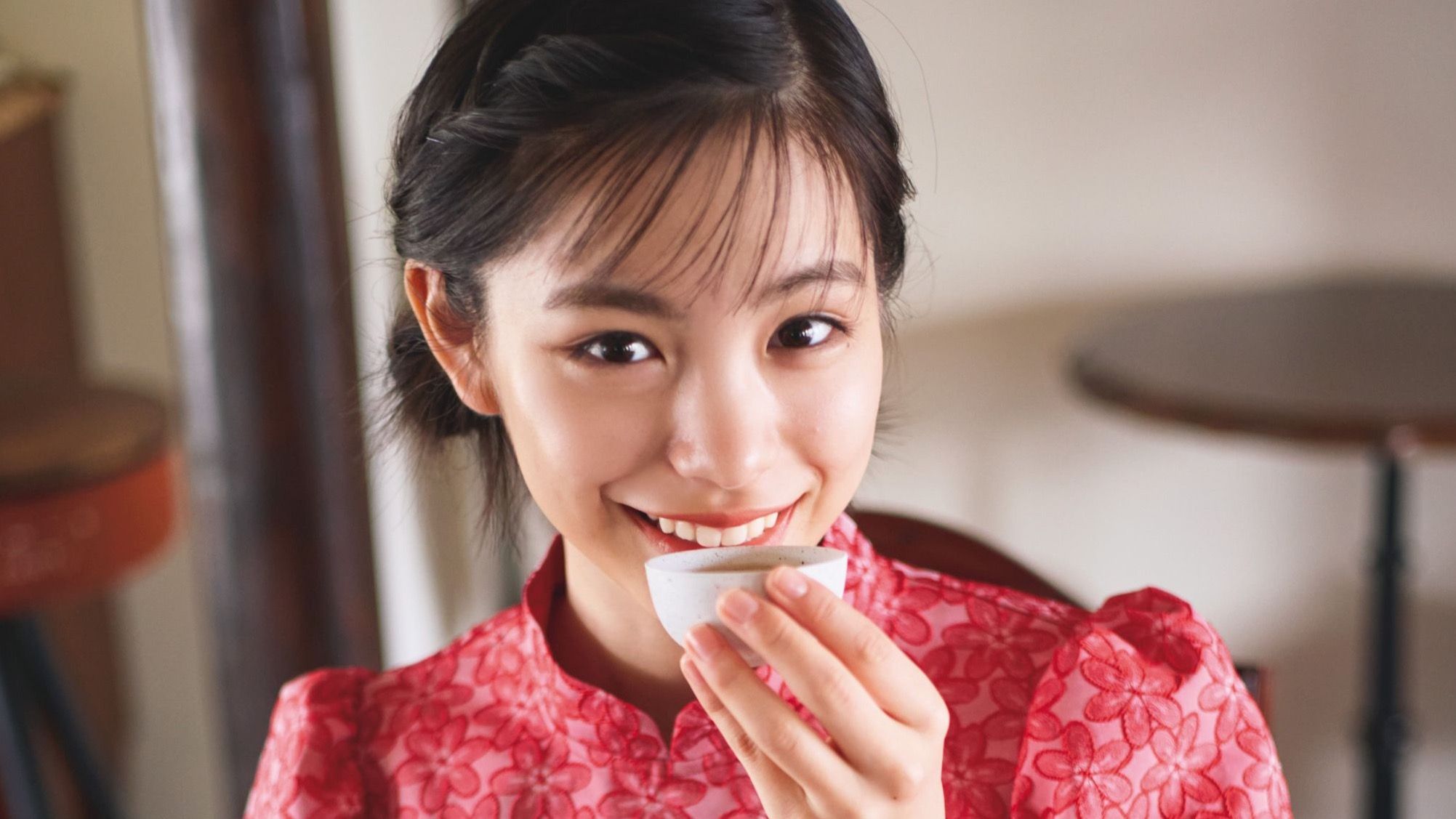 新カット解禁】當真あみ(18)1st写真集 卒業旅行で訪れた台湾の夜市に