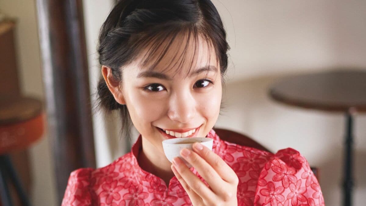 新カット解禁】當真あみ(18)1st写真集 卒業旅行で訪れた台湾の夜市に