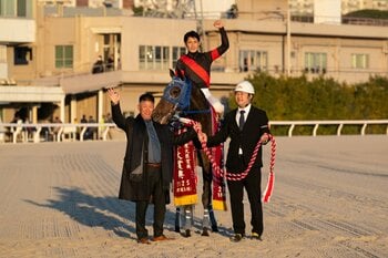 32年ぶりTCK所属馬による東京大賞典制覇！ディクテオン号が東京大賞典（GI）を勝利し荒山勝徳調教師 騎手時代と合わせてダブル制覇！！