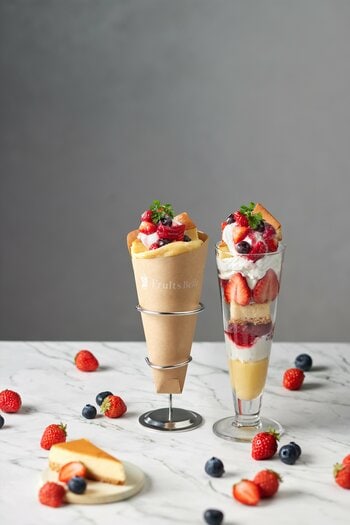 今年最後の「あまおう」を贅沢に。行列のできる有名スイーツ店パティシエ監修の新作、フルーツベルより4/22発売。濃厚チーズケーキ×3種ベリーが織りなす“極上の酸味”体験。