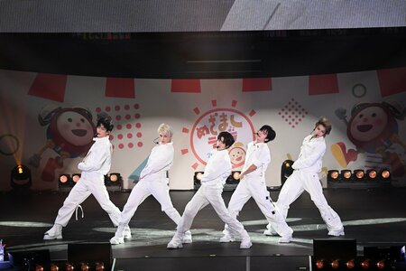 【独占＆写真33枚】会場が熱狂で揺れた！TOMORROW X TOGETHERが迫力のパフォーマンスで視線を釘付け！ちいかわ・ハチワレ・めざましくんと可愛すぎるコラボも『めざましライブ2025』