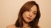 「上手で凄い」川口春奈 ゴルフの力強いスイングを披露！髪を1つにまとめて真剣なまなざしでボールに集中「いい感じに力が抜けてる」