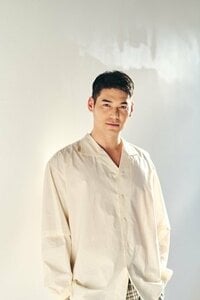 国内外のミュージカル作品で活躍！バイリンガル俳優・spi（すぴ）の初めての旅番組 『たびびとすぴ 〜行き先は風まかせ spiまかせ〜』