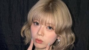 「珍しい」NiziU・RIKU 金髪ツインテール×白ニーハイの“天使級”ガーリーコーデ披露！上目遣いでじっと見つめる姿に「ほんまにえぐい」