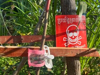 長野県・木島平村の小中学生がつくった「教材」が、カンボジア避難民支援の現場へ