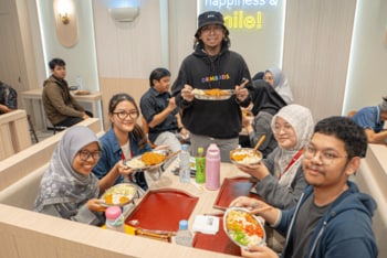 ゴーゴーカレー、インドネシア20店舗目の節目を達成！20店舗目の節目達成から間を置かず出店を加速、体験型イベントで現地ファンが熱狂している様子をご覧ください