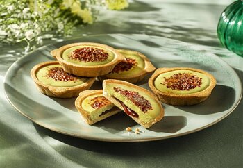 【春夏限定】東京駅で2年連続1位の『ブリュレクリームタルト』から“ピスタチオ味”が新登場！季節味も入った春ギフトも＜ブリュレメリゼ＞