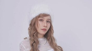 「おもたぁ」双子妊娠中のヘラヘラ三銃士・ありしゃん ふっくらお腹披露！りりしい表情でおしゃれショット公開