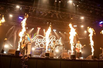 BLUE ENCOUNT「できる限りあなたの横で歌いたい」