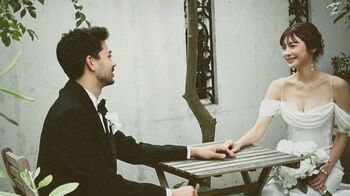 島袋聖南（37）美しすぎるオフショルのウェディングドレス姿に「鎖骨美しい」の声　母とは思えぬスタイルの良さに称賛相次ぐ