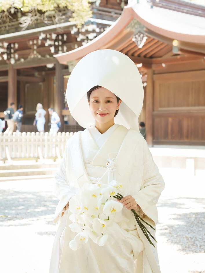 佐藤ミケーラ倭子 白無垢姿の夫婦2ショット公開！幸せあふれる明治神宮