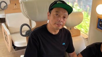 2児の父 中川家・礼二 新幹線との家族4ショット公開！息子が駅員姿でアナウンスに挑戦する様子や密着仲良し親子写真に「リトル礼二さんが出来上がってる」