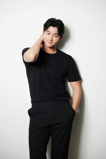 9頭身超えの超絶スタイル！『あなたの運命を書いています』で初主演のキ・ドフンにインタビュー！