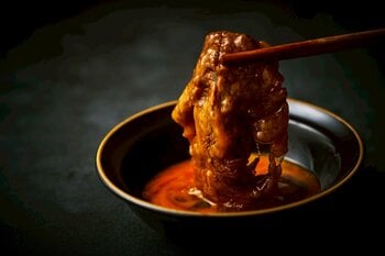 【京都・烏丸】極上の但馬牛・神戸牛すき焼き・和牛カツ・和牛ひつまぶしを味わい尽くす専門店「和牛 すき焼き 京都五天五 烏丸」が11/5オープン。「八代目儀兵衛」の特別なお米を使用。