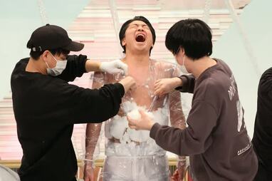 なぁ　セット) 7/15中日スポーツなど　SnowMan 宮舘涼太 Snow Man“だて様”こと宮舘涼太、パンイチでリアルスノーマン決定