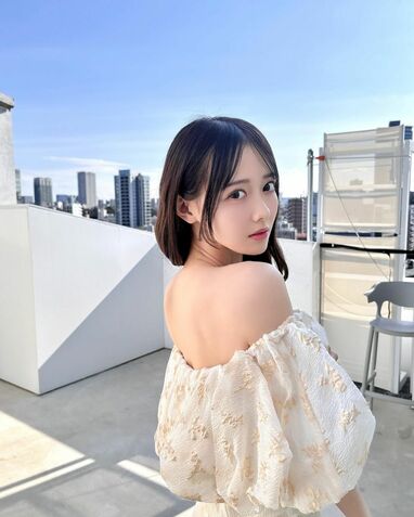 高嶺のなでしこ・松本ももな 大胆にデコルテ&美背中披露のオフショット