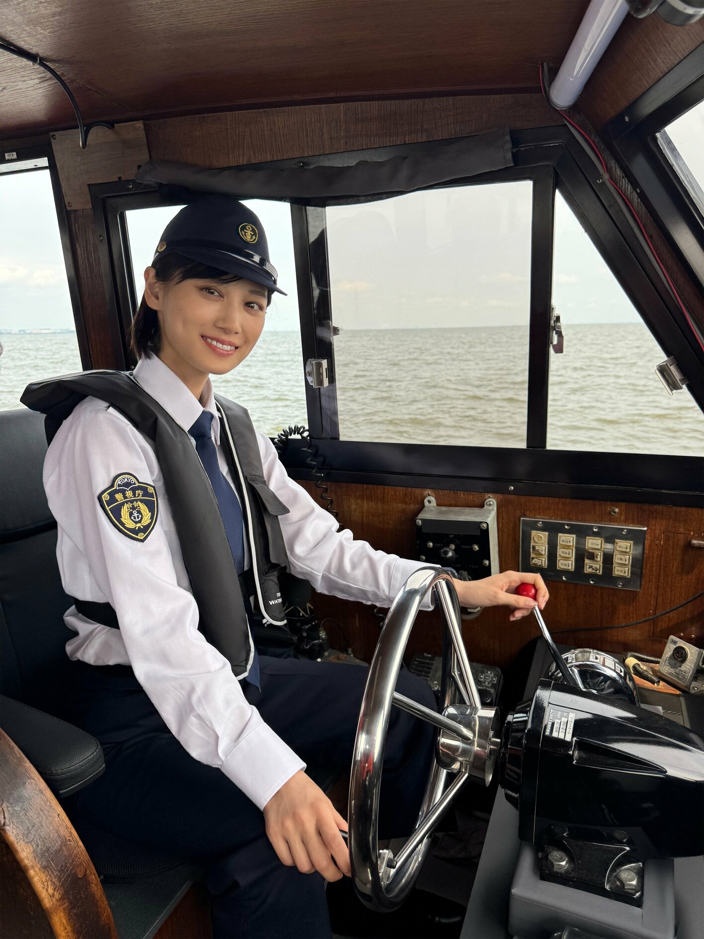 山下美月、ドラマのために一級船舶免許取得！「自分の役を通して少しでも海技職員という存在を知っていただけたら」『新東京水上警察』 | めざまし ...