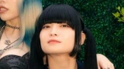 新しい学校のリーダーズ・MIZYU “系統違いすぎる”幼なじみのカリスマ歌手とLAで再会！仲の良さ伝わる肩組みショットに「嬉しすぎるコンビ」