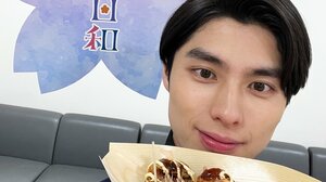 「完全に沼に浸かった」本田響矢＆小関裕太の“たこ焼き自撮り”と、リスのような芳根京子がかわいすぎる！『波うららかに、めおと日和』